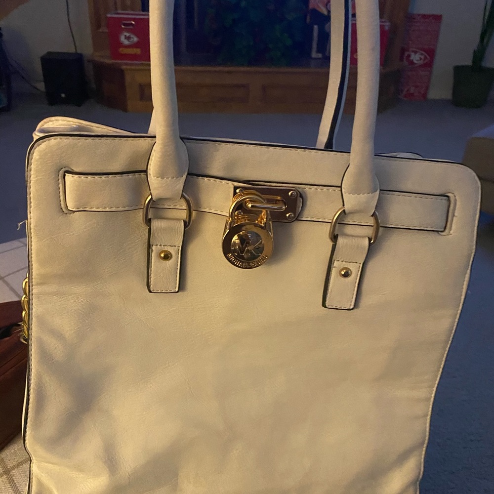 Micheal Kors Purse